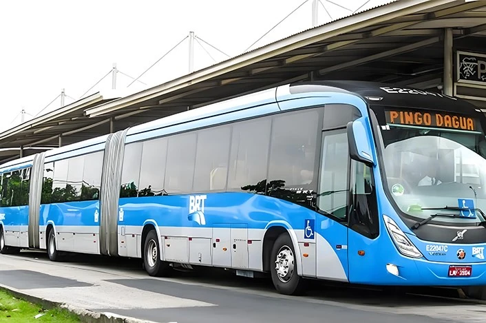 Articulated and Double-Decker Buses Articulated and Double-Decker Buses